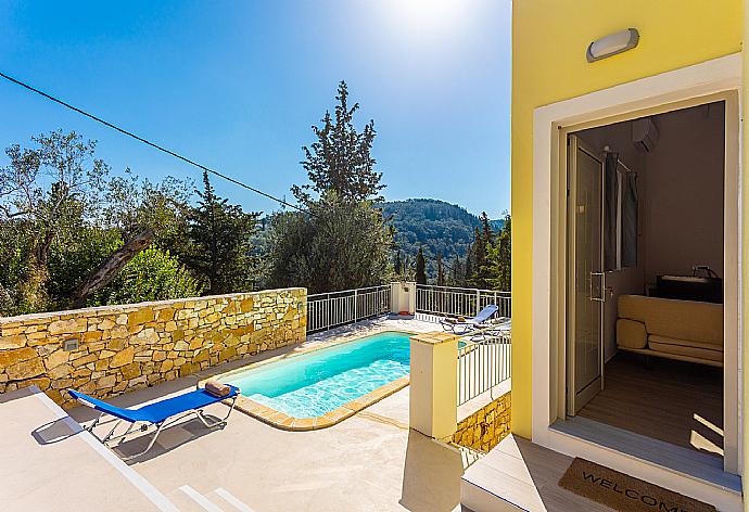 Beautiful villa with private pool and terrace with woodland views . - Villa Ifigeneia . (Fotogalerie) }}