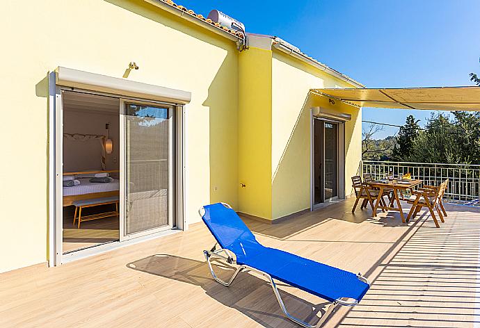 Terrace area with woodland views . - Villa Ifigeneia . (Galería de imágenes) }}