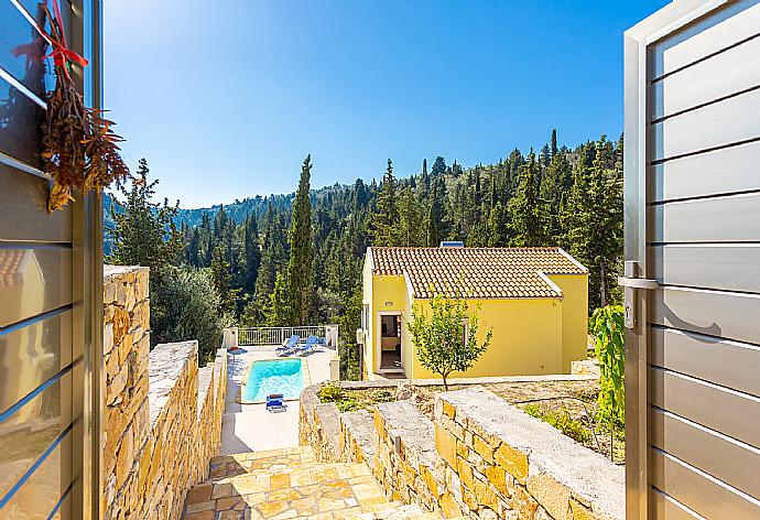 Beautiful villa with private pool and terrace with woodland views . - Villa Ifigeneia . (Galleria fotografica) }}