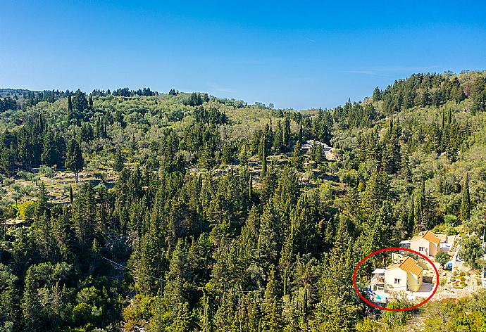 Aerial view showing location of Villa Ifigeneia  . - Villa Ifigeneia . (Fotogalerie) }}