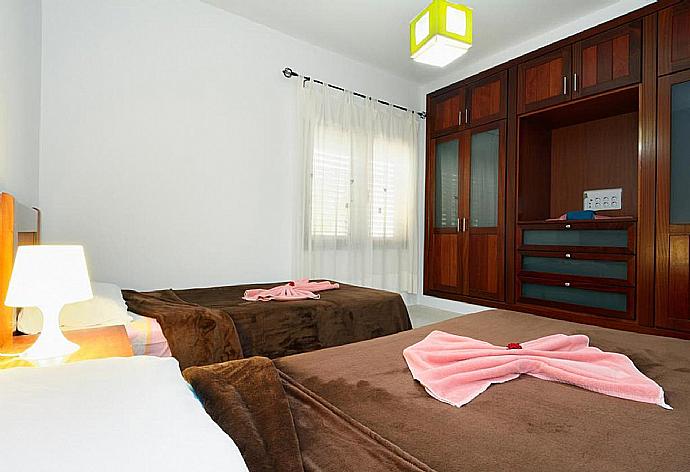 Twin bedroom . - Villa Bene . (Photo Gallery) }}