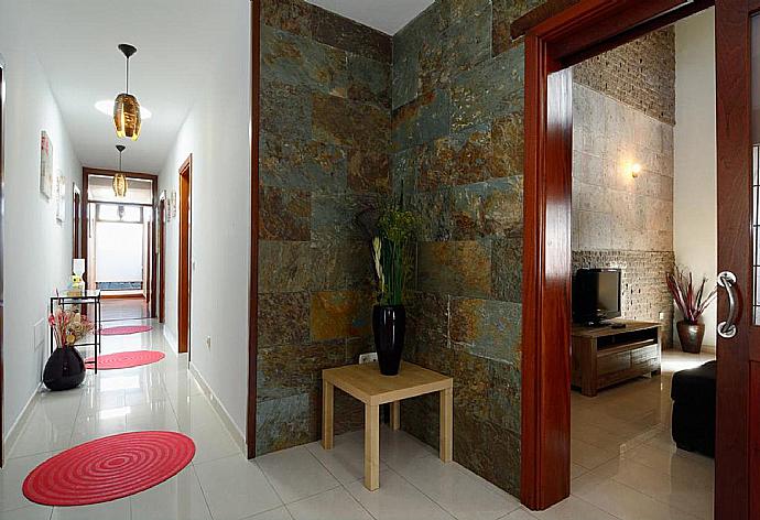 Hallway . - Villa Bene . (Photo Gallery) }}