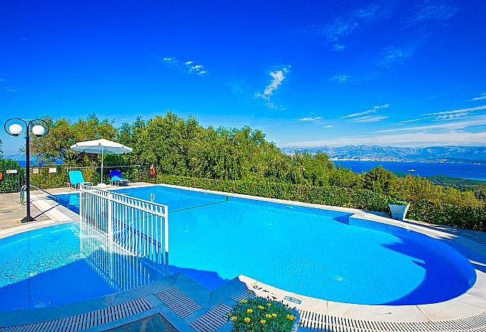  . - Villa Bouritsa . (Photo Gallery) }}