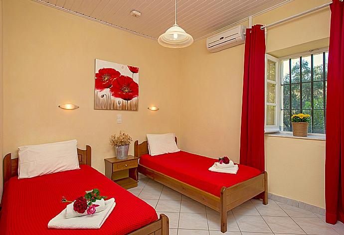  . - Villa Bouritsa . (Photo Gallery) }}