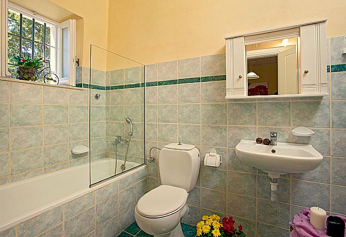  . - Villa Bouritsa . (Photo Gallery) }}