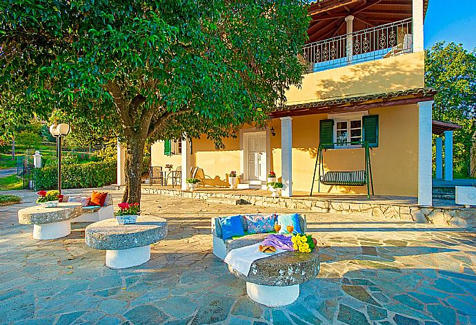  . - Villa Bouritsa . (Photo Gallery) }}