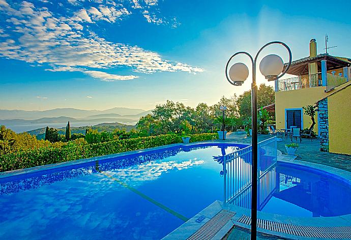  . - Villa Bouritsa . (Photo Gallery) }}