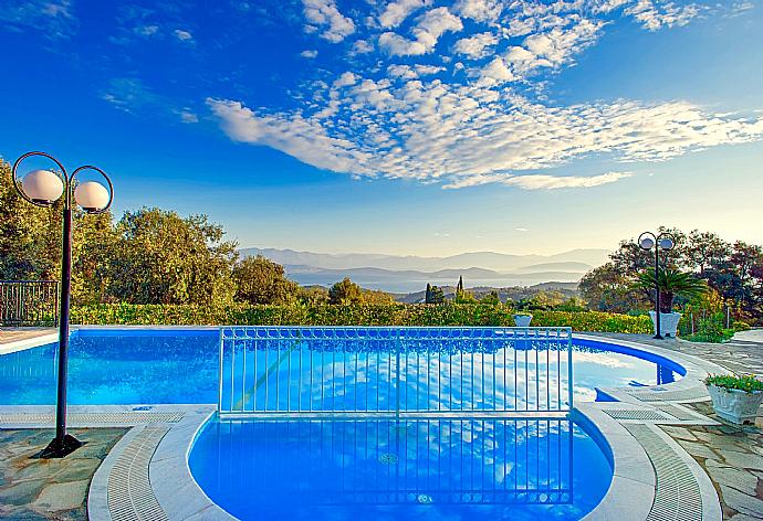  . - Villa Bouritsa . (Photo Gallery) }}