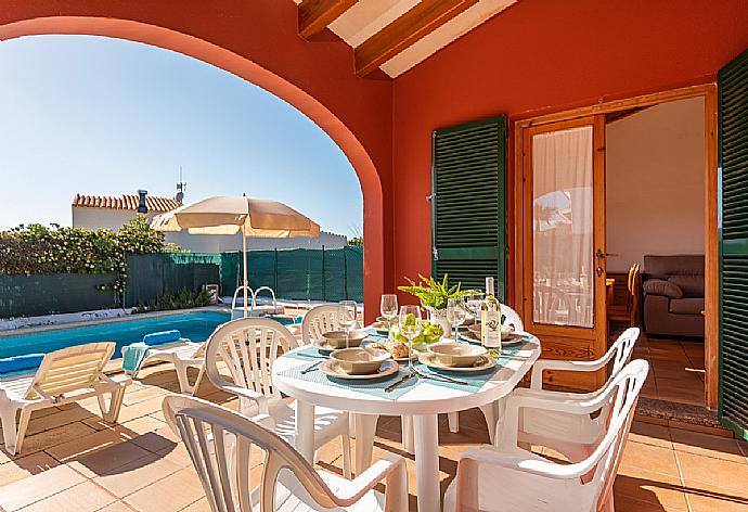 Sheltered terrace area . - Villa Mar i Mar . (Photo Gallery) }}