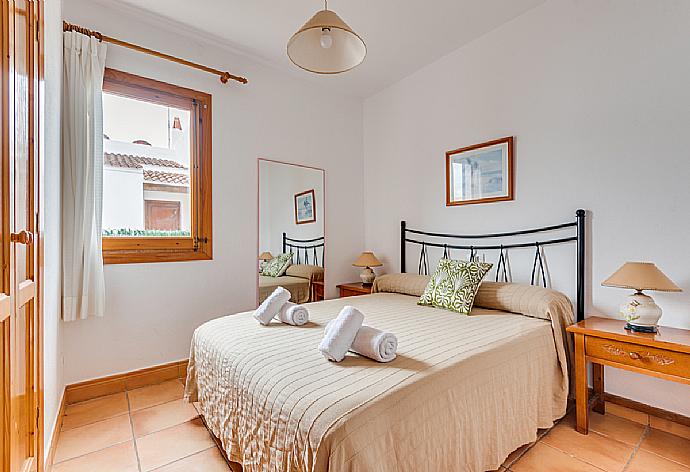 Double bedroom with A/C . - Villa Mar i Mar . (Fotogalerie) }}