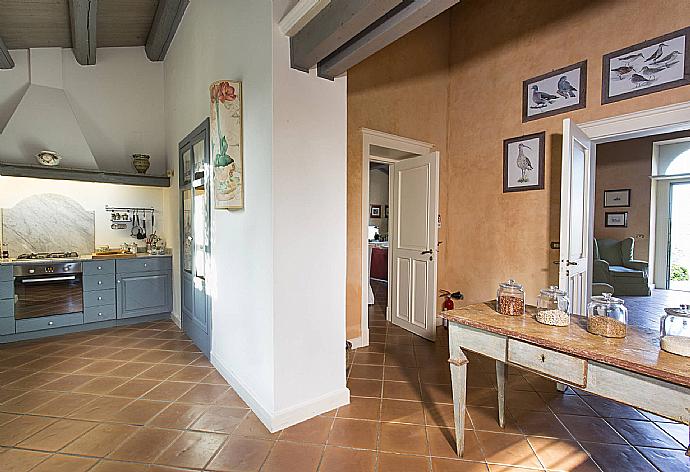 Equipped kitchen . - Casale dell Ulivo . (Photo Gallery) }}