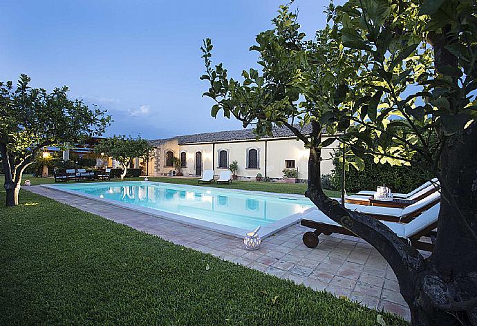 Beautiful villa with private pool and terrace . - Casale dell Ulivo . (Галерея фотографий) }}