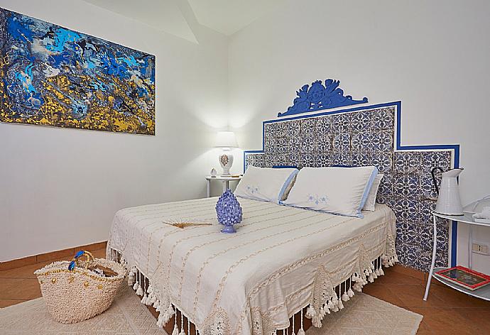 Double bedroom with A/C . - Villa Lady Pearl . (Galería de imágenes) }}