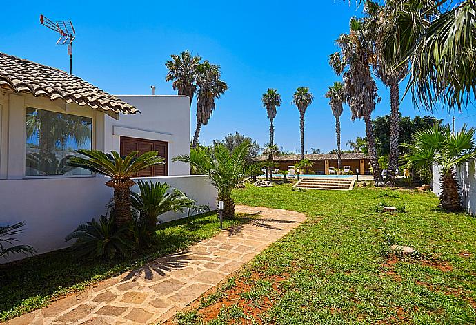 Beautiful villa with private pool and terrace . - Villa Lory . (Photo Gallery) }}