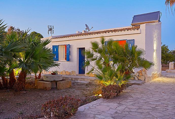 Beautiful villa with private pool and terrace . - Villa Maraus . (Galleria fotografica) }}