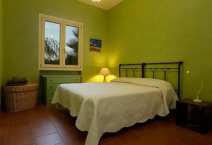 Double bedroom with A/C . - Villa Panorama . (Fotogalerie) }}