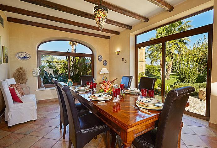 Dining area . - Villa Selinunte Garden . (Fotogalerie) }}