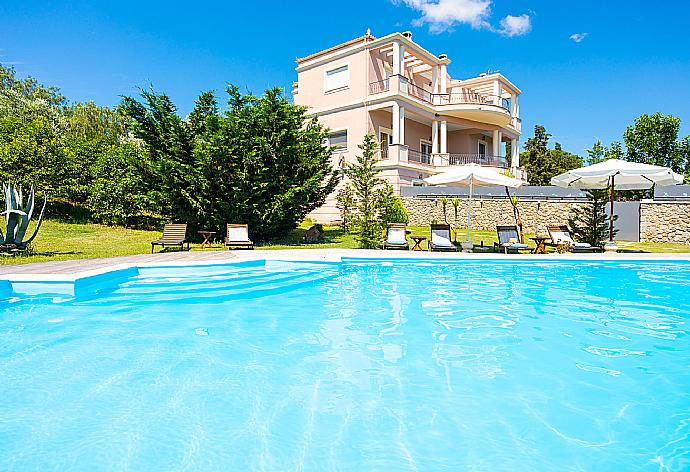Beautiful villa with private pool, terraces, and garden . - Villa Denise . (Galería de imágenes) }}