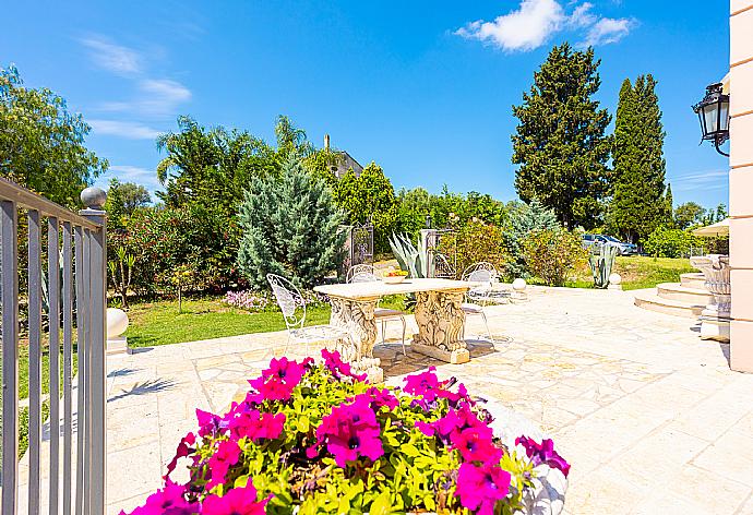 Terrace area . - Villa Denise . (Galleria fotografica) }}