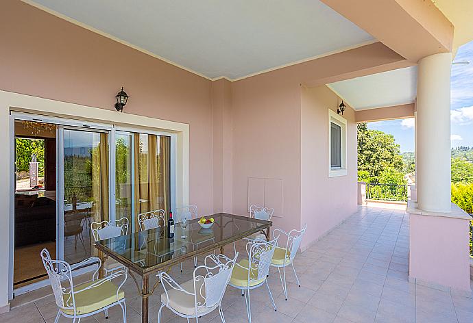 Terrace with views of sea and countryside . - Villa Denise . (Fotogalerie) }}