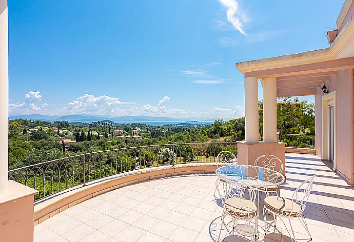 Terrace with views of sea and countryside . - Villa Denise . (Photo Gallery) }}