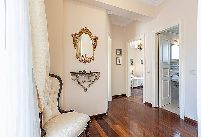 Hallway . - Villa Denise . (Photo Gallery) }}