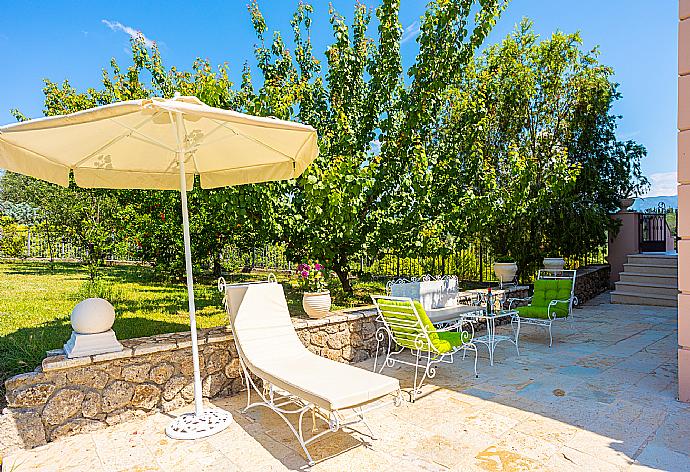 Terrace area . - Villa Denise . (Galería de imágenes) }}