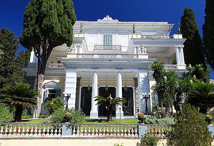 Local Monument . - Villa Konstantinos . (Photo Gallery) }}