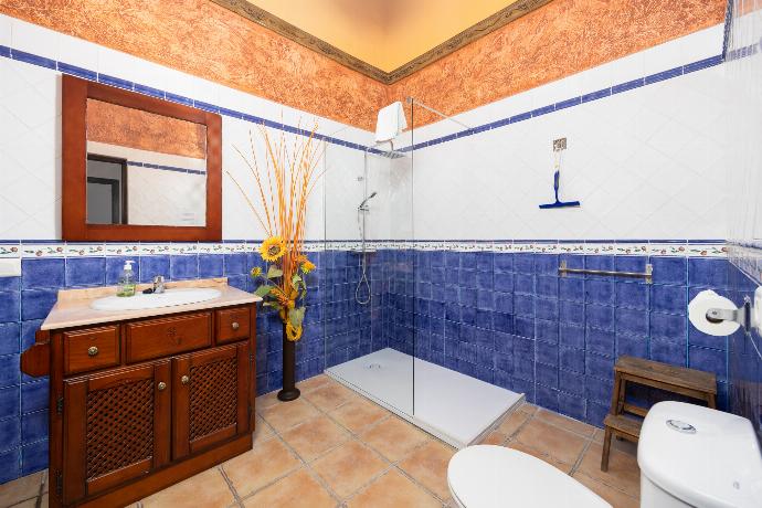Family bathroom with shower . - Villa Benizan . (Photo Gallery) }}