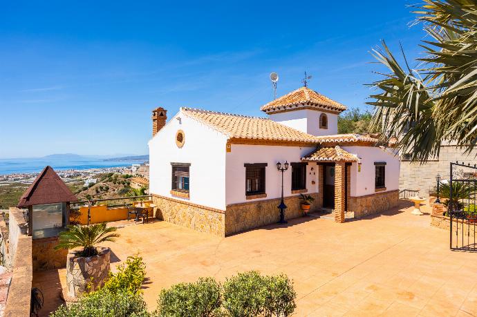 Terrace area . - Villa Benizan . (Photo Gallery) }}