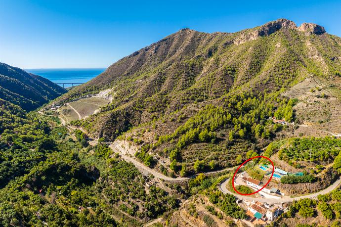 Aerial view showing location of Cortijo Mari Carmen . - Cortijo Mari Carmen . (Galería de imágenes) }}