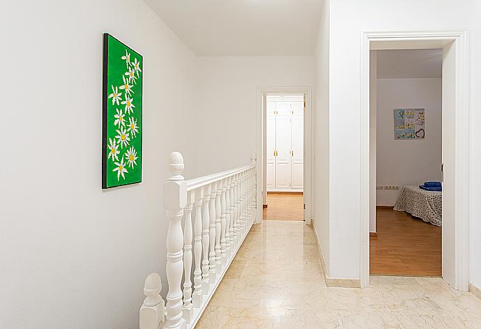 Hallway . - Villa Tania . (Photo Gallery) }}