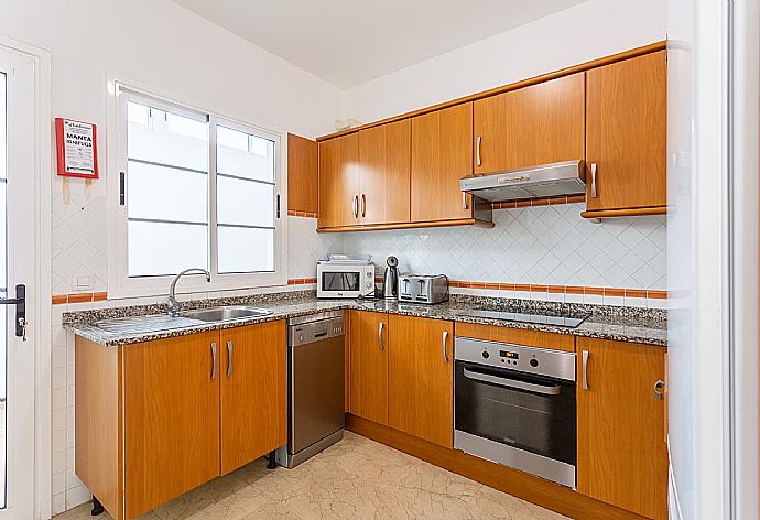 Equipped kitchen . - Villa Candela . (Fotogalerie) }}