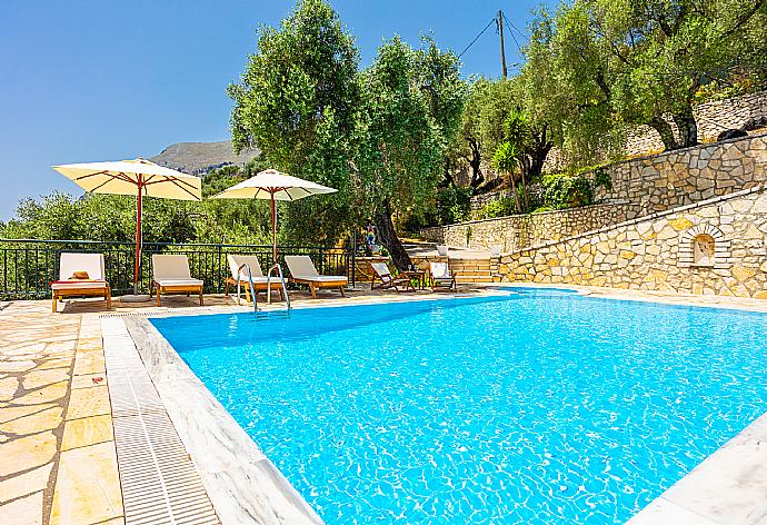 Private pool and terrace with panoramic sea views . - Villa Kalithea . (Galería de imágenes) }}