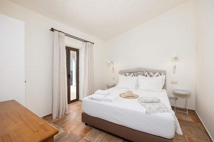 Double bedroom with A/C . - Casa do Carmo . (Photo Gallery) }}