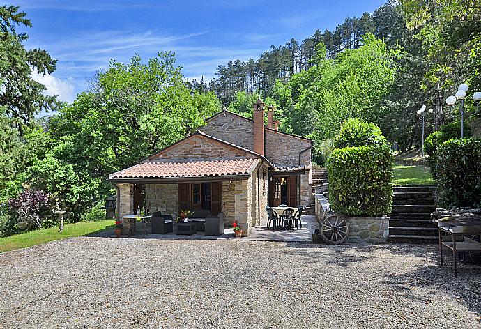 Beautiful villa with private pool, terrace, and garden with countryside views . - Villa Piombona . (Galería de imágenes) }}