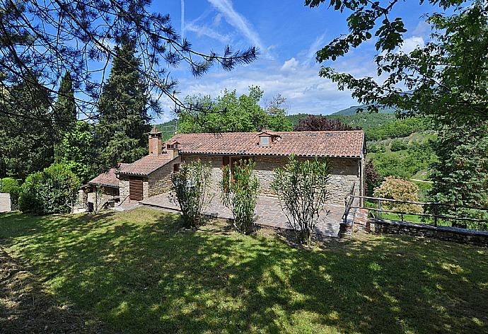 Beautiful villa with private pool, terrace, and garden with countryside views . - Villa Piombona . (Galería de imágenes) }}