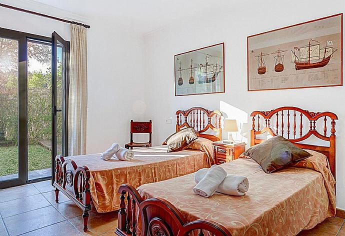 Twin bedroom with A/C . - Villa La Rafal . (Photo Gallery) }}