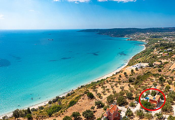 Aerial view showing location of Villa Georgia . - Villa Georgia . (Галерея фотографий) }}