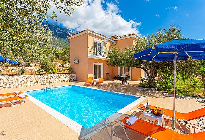 ,Beautiful villa with private pool and terrace with panoramic sea views . - Villa Eri . (Galería de imágenes) }}