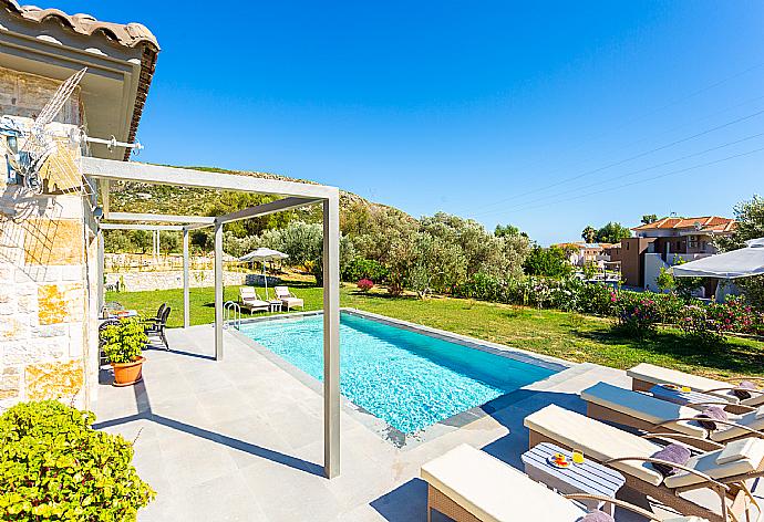 Beautiful villa with private pool, terrace, and garden . - Villa Angelos . (Fotogalerie) }}