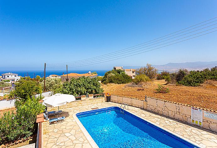 Private pool and terrace with sea views . - Villa Stone House . (Fotogalerie) }}