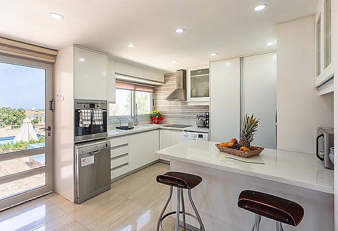 Equipped kitchen . - Villa Stone House . (Fotogalerie) }}