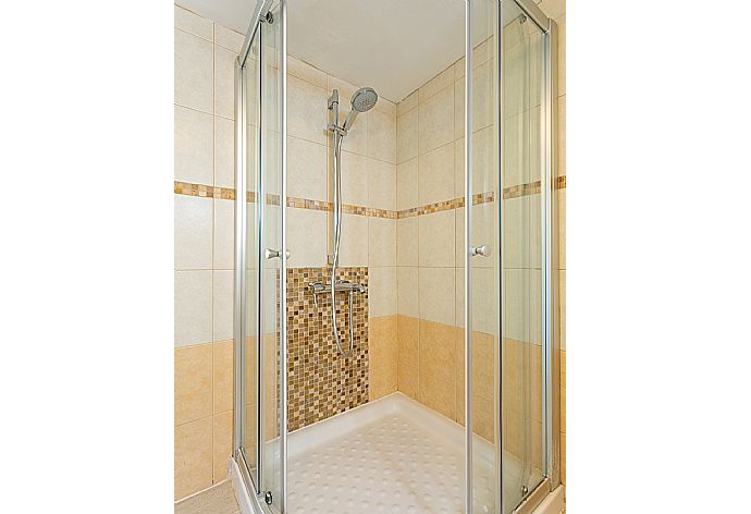 Family bathroom with shower . - Villa Stone House . (Photo Gallery) }}