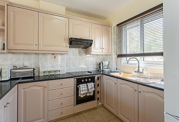 Equipped kitchen . - Villa Amorosa . (Fotogalerie) }}