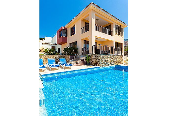 Beautiful villa with private infinity pool, terraces, and garden . - Villa Mermaid . (Fotogalerie) }}