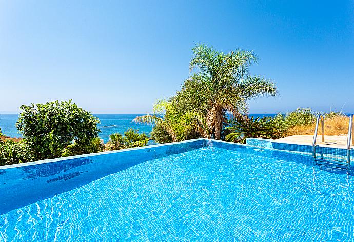 Private infinity pool and terrace with panoramic sea views . - Villa Mermaid . (Photo Gallery) }}