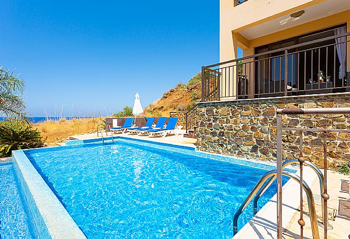 Private infinity pool and terrace with panoramic sea views . - Villa Mermaid . (Галерея фотографий) }}