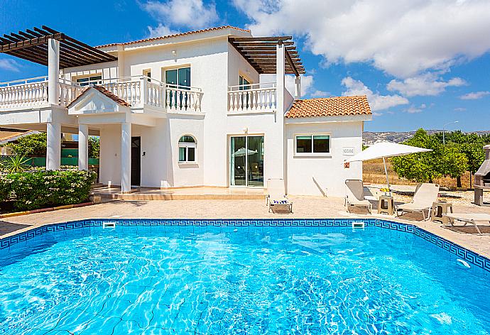 Beautiful villa with private pool and terrace . - Queens Paradise 6 . (Галерея фотографий) }}