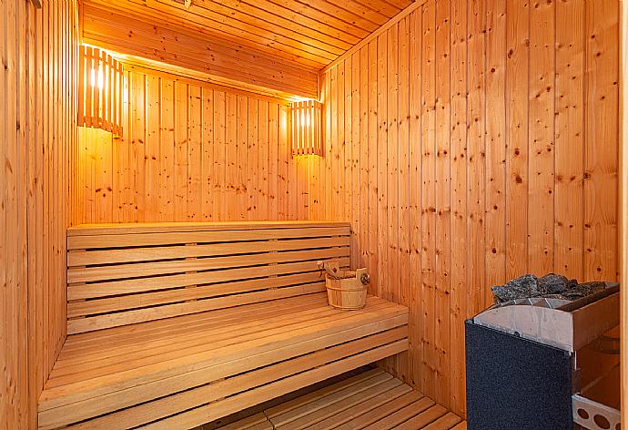 Sauna . - Villa Izabella . (Photo Gallery) }}